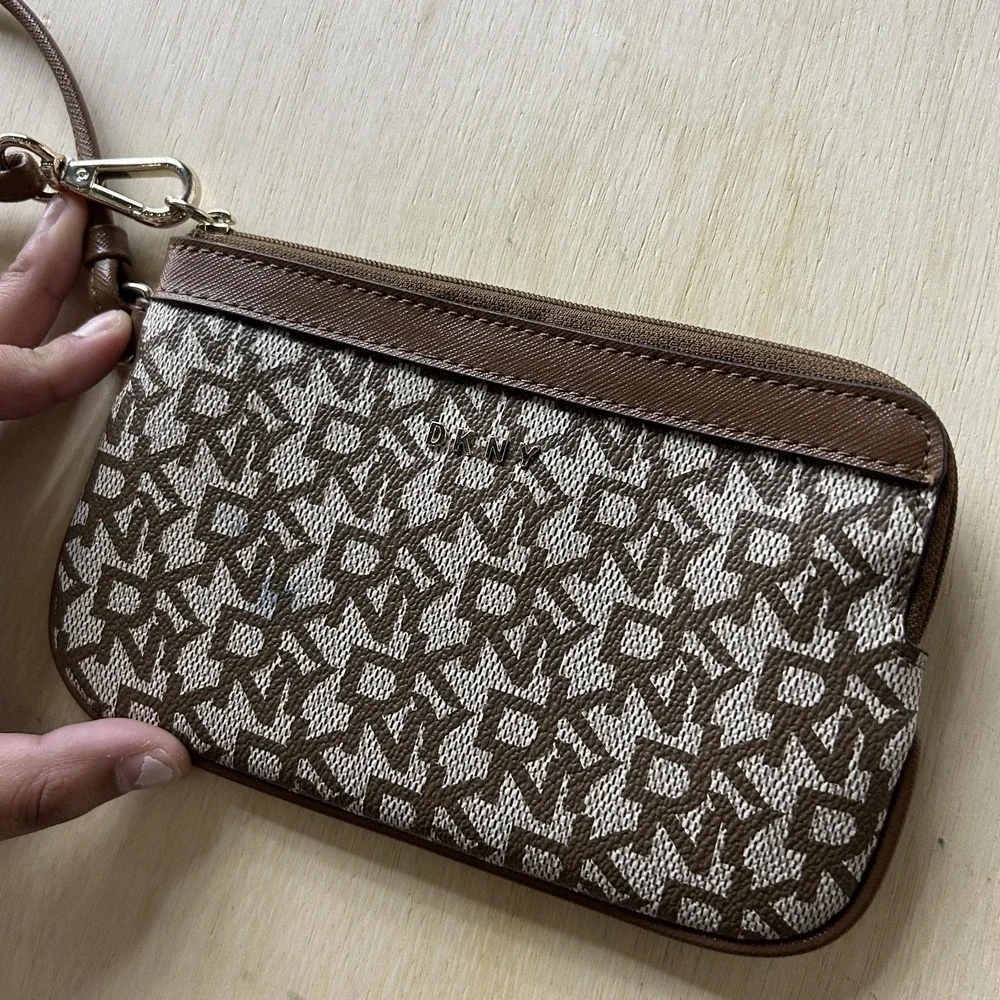 DKNY Clutch Bag‎ Womens Small Brown Logo Canvas Leather Zip Wristlet Pouch